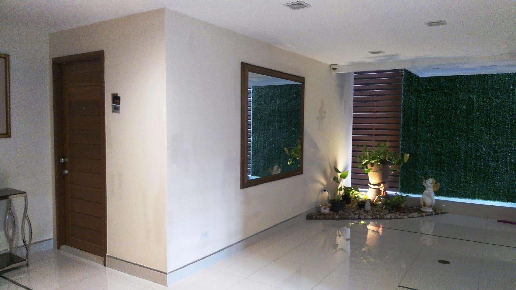 Ur 22 Residence Bangkok Buitenkant foto